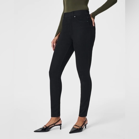 🆕 SPANX Clean Black Skinny Jeans Tall - Picture 2 of 13